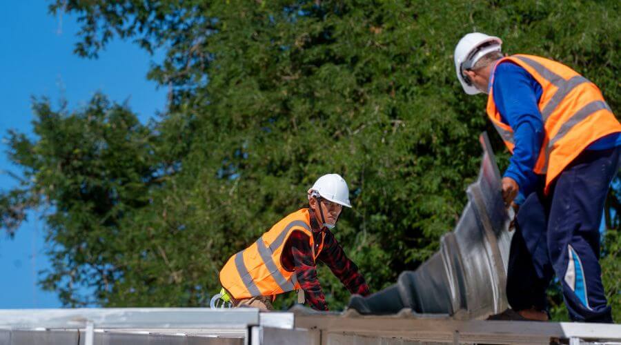 Expert Emergency Roof Repairs services in Dunseith, ND
